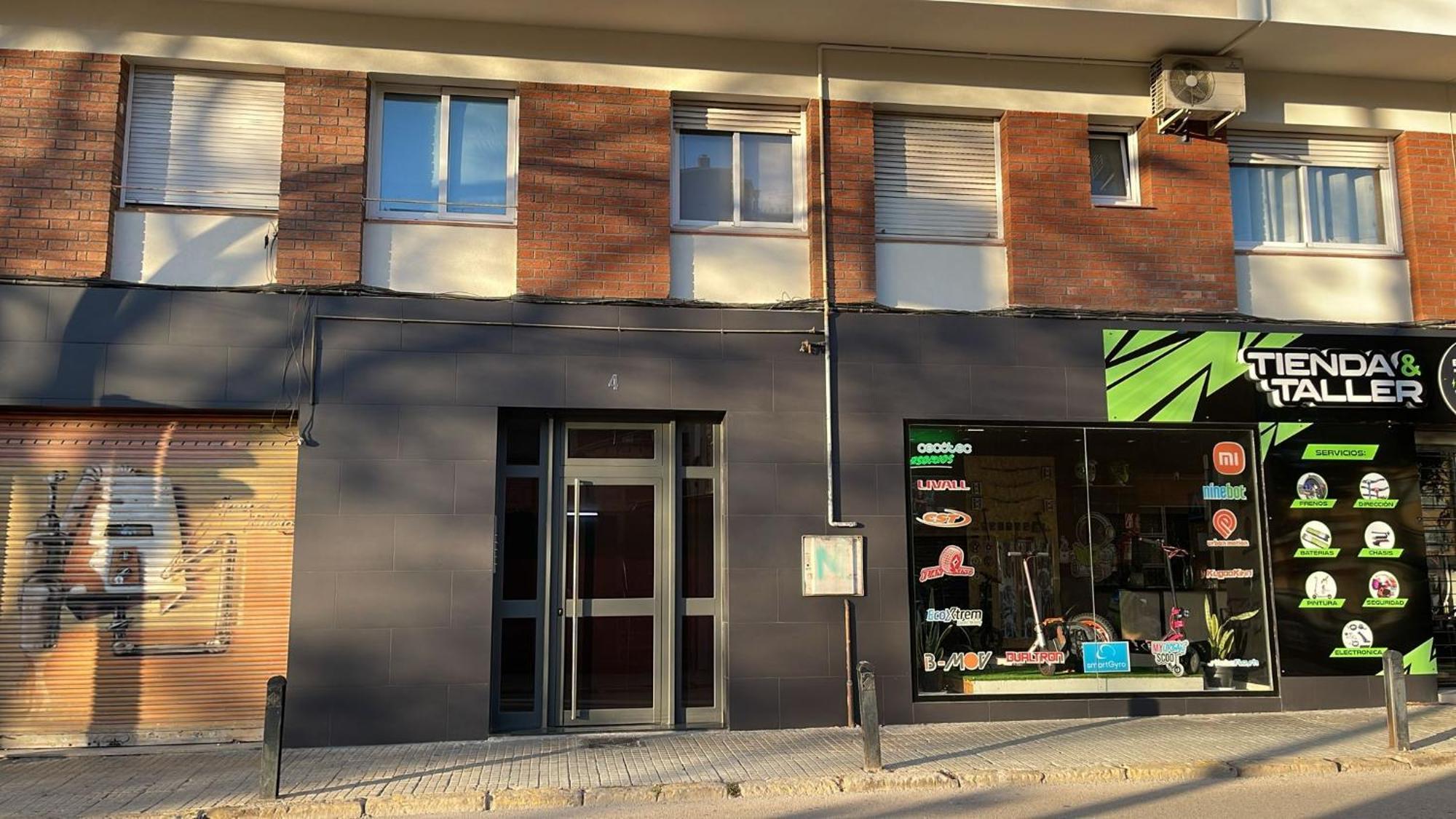 Cadillac Lujo Total Sin Pasar Por Un Hotel Cornellà de Llobregat Εξωτερικό φωτογραφία