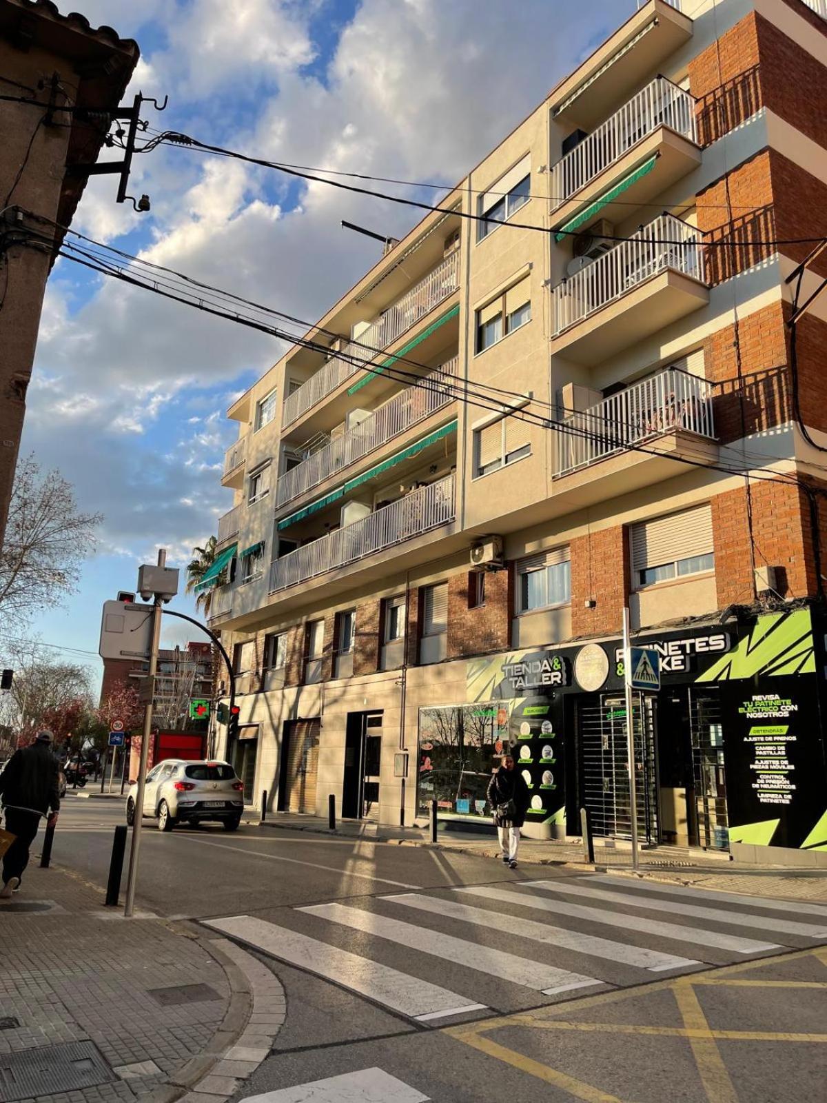 Cadillac Lujo Total Sin Pasar Por Un Hotel Cornellà de Llobregat Εξωτερικό φωτογραφία
